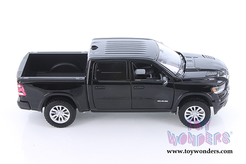 Showcasts Collectibles - Dodge Ram 1500 Crew Cab Laramie Pickup Truck (2019, 1/24 scale diecast model car, Asstd.) 79357/16D