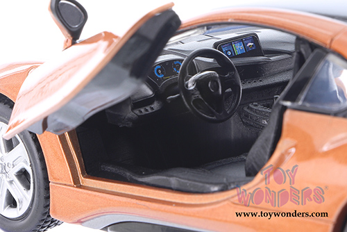 Showcasts Collectibles - BMW i8 Coupe (2018, 1/24 scale diecast model car, Asstd.) 79359/16D