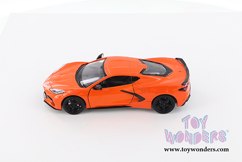 Showcasts  Collectibles - Chevrolet&reg; Corvette&reg; C8 Stingray Hardtop (2020, 1/24 scale diecast model car, Asstd.) 79360/16D