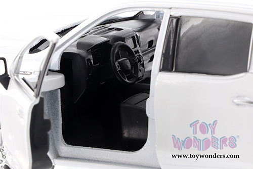 Showcasts Collectibles - GMC&reg; Sierra 1500 Crew Cab Pickup Truck Assortment (2019, 1/27 scale diecast model car, Asstd.) 79361/2D