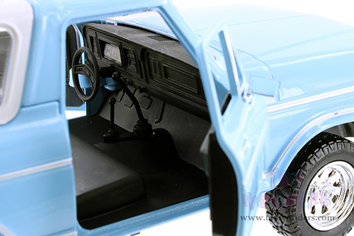 Showcasts® Collectibles - Ford Bronco (1978, 1/24 scale diecast model car, Asstd.) 79373/16D