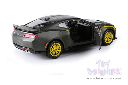 Motormax GT Racing - Chevrolet&reg; Camaro&reg; ZL1 #90 (2017, 1/24 scale diecast model car, Matte Black  w/Yellow Stripes) 73785SV