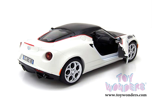 Showcasts Collectibles - Alfa Romeo 4C Hardtop (1/24 scale diecast model car, White/Black) 79513