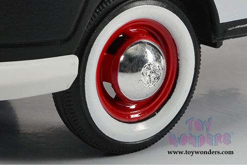 Motormax - Volkswagen Type 2 (T1) Delivery Van Hot Rod (1/24 scale diecast model car, Black/White) 79566W