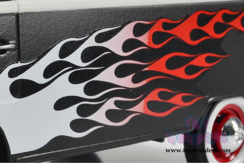 Motormax - Volkswagen Type 2 (T1) Delivery Van Hot Rod (1/24 scale diecast model car, Black/White) 79566W