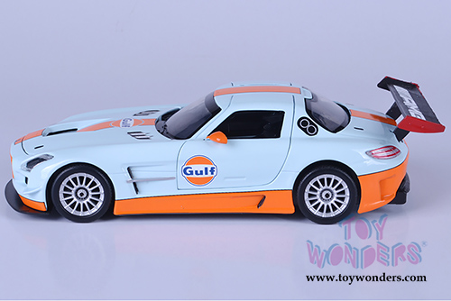 Motormax - Mercedes-Benz SLS AMG GT3 Gulf Oil (1/24 scale die cast model car, Light Blue/Orange) 79646