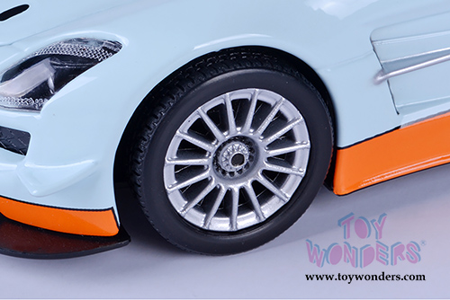 Motormax - Mercedes-Benz SLS AMG GT3 Gulf Oil (1/24 scale die cast model car, Light Blue/Orange) 79646