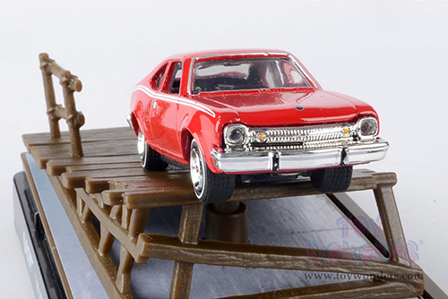 Motormax Dioramas - AMC Hornet James Bond 007 "The Man with the Golden Gun" (1974, 1/64 scale diecast model car, Red with White Stripes) 79822