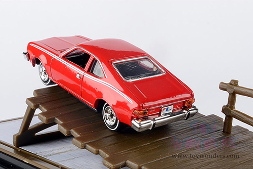 Motormax Dioramas - AMC Hornet James Bond 007 "The Man with the Golden Gun" (1974, 1/64 scale diecast model car, Red with White Stripes) 79822