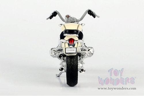 Motormax 007 James Bond Collection - BMW R 1200 C Motorcycle James Bond 007 "Tomorrow Never Dies" (60 years of Bond) (1/18 scale diecast model car, Cream) 79845