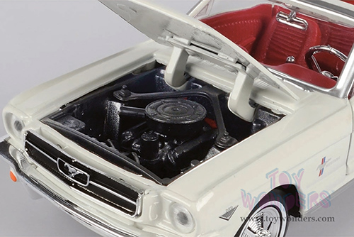 Motormax 007 James Bond Collection - Ford Mustang Convertible - Goldfinger (60 years of Bond) (1964½, 1/24 scale diecast model car, White) 79852WWT