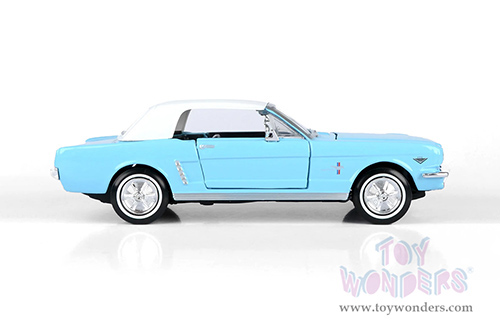 Motormax 007 James Bond Collection - Ford Mustang James Bond 007 "Thunderball" (60 years of Bond) (1964.5 1/24 scale diecast model car, Light Blue with White Top) 79855