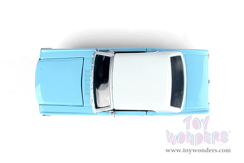 Motormax 007 James Bond Collection - Ford Mustang James Bond 007 "Thunderball" (60 years of Bond) (1964.5 1/24 scale diecast model car, Light Blue with White Top) 79855