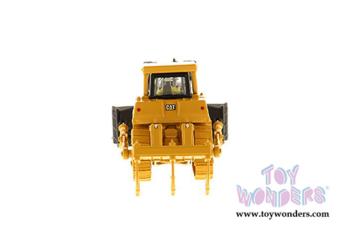 Diecast Masters - Caterpillar® D9T Track-Type Tractor with Operator - High Line Series (1/87 scale diecast model car, Yellow) 85209 MAP: $39.99