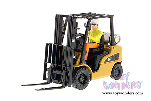 Diecast Masters - Caterpillar P5000 Lift Truck - Core Classics Series (1/25 scale diecast model car, Yellow) 85223