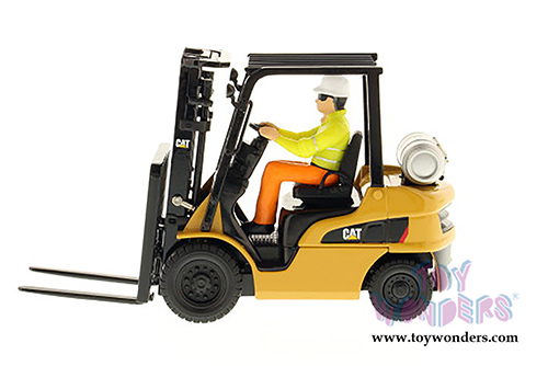 Diecast Masters - Caterpillar P5000 Lift Truck - Core Classics Series (1/25 scale diecast model car, Yellow) 85223