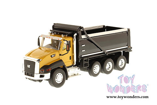 Diecast Masters - Caterpillar CT660 Dump Truck with Operator - Core Classics Series (1/50 scale diecast model car, Yellow/Black) 85290C