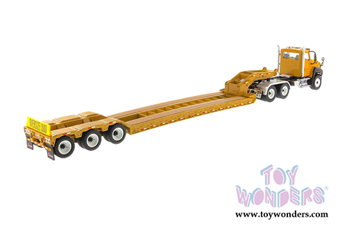 Diecast Masters - Caterpillar CT660 Day Cab with XL Lowboy Trailer with Operator - Core Classics Series (1/50 scale diecast model car, Yellow) 85503C