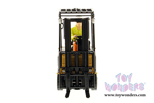Diecast Masters - Caterpillar EP16 (C) PNY Lift Truck - Core Classics Series (1/25 scale diecast model car, Yellow) 85504