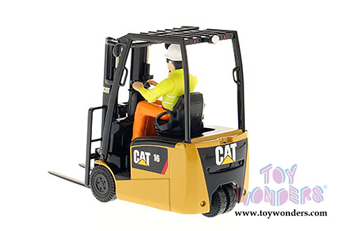 Diecast Masters - Caterpillar EP16 (C) PNY Lift Truck - Core Classics Series (1/25 scale diecast model car, Yellow) 85504