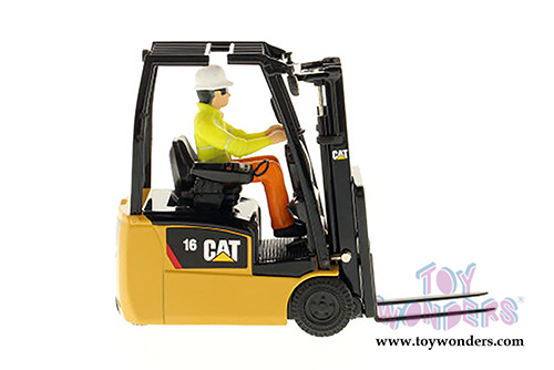 Diecast Masters - Caterpillar EP16 (C) PNY Lift Truck - Core Classics Series (1/25 scale diecast model car, Yellow) 85504