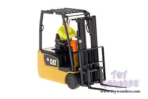 Diecast Masters - Caterpillar EP16 (C) PNY Lift Truck - Core Classics Series (1/25 scale diecast model car, Yellow) 85504