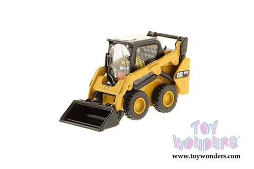 Diecast Masters - Caterpillar 242D Compact Skid Steer Loader with Operator - High Line Series (1/50 scale diecast model car, Yellow) 85525