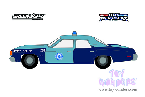 Greenlight - Dodge Monaco Massachusetts State Police Hot Pursuit Series 3 (1975, 1/24 scale diecast model car, Light Blue/Dark Blue) 85532/12