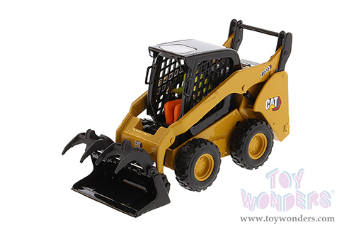 Diecast Masters - Caterpillar® 272D3 Skid Steer Loader with Operator and Working Tools - High Line Series (1/32 scale diecast model car, Yellow) 85678 MAP: $74.99