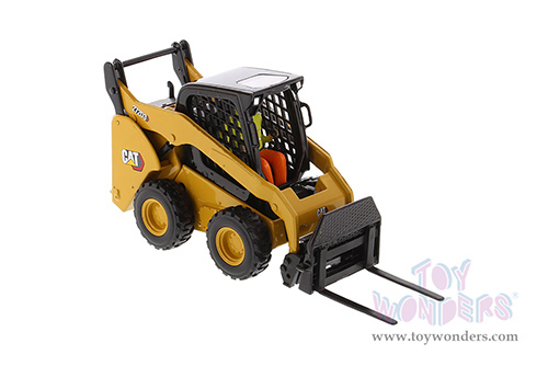 Diecast Masters - Caterpillar® 272D3 Skid Steer Loader with Operator and Working Tools - High Line Series (1/32 scale diecast model car, Yellow) 85678 MAP: $74.99