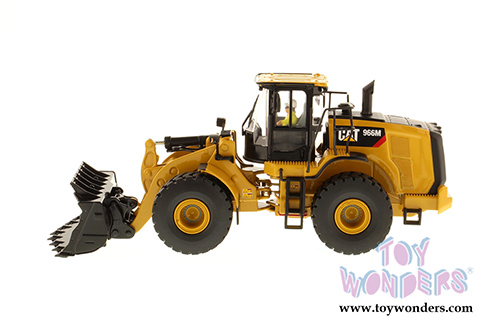Diecast Masters - Caterpillar 966M Wheel Loader with Operator - High Line Series (1/50 scale diecast model car, Yellow) 85928