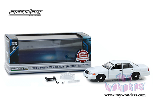 Greenlight - Ford Crown Victoria Police Interceptor (1/43 scale diecast model car, White) 86095
