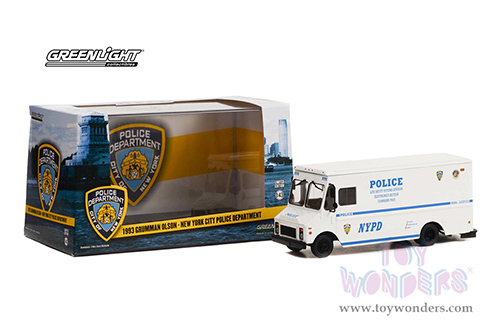 Greenlight - Grumman Olson Van New York City Police Department (NYPD) Life Safety Systems Division (1993, 1/43 scale diecast model car, White/Blue stripes) 86193