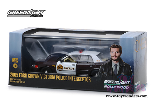 Greenlight Hollywood - Once Upon a Time | Sheriff Graham's Ford Crown Victoria Police Interceptor (2005, 1/43 scale diecast model car, Brown/White) 86525