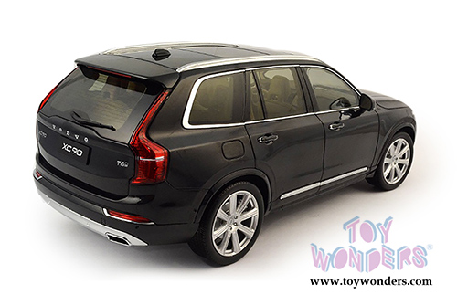 Motor City Classics - Volvo XC90 Hard Top (2016, 1/18 scale diecast model car, Black) 88190