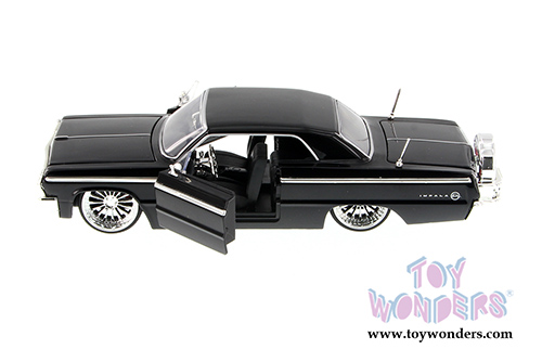 Jada Toys Bigtime Kustoms - Chevy Impala Hard Top (1964, 1/24 scale diecast model car, Asstd.) 90159FA