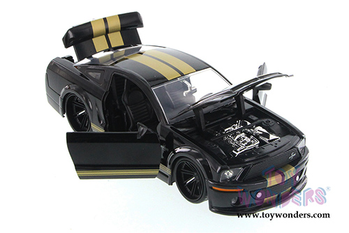 Jada Toys Bigtime Muscle - Ford Shelby GT-500KR Hardtop (2008, 1/24 scale diecast model car, Asstd.) 91844XW