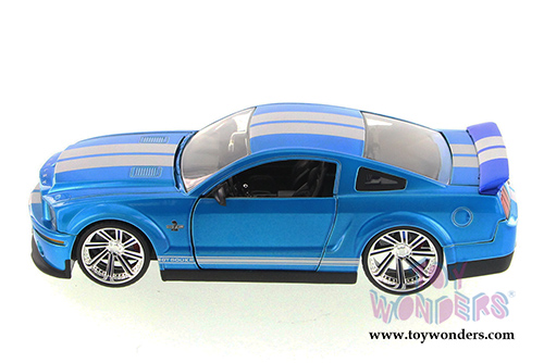 Jada Toys Bigtime Muscle - Ford Shelby GT-500KR Hardtop (2008, 1/24 scale diecast model car, Asstd.) 91844XW