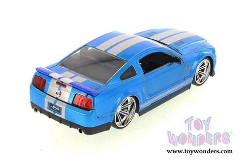 Jada Toys Bigtime Muscle - Ford Shelby GT-500KR Hardtop (2008, 1/24 scale diecast model car, Asstd.) 91844XW