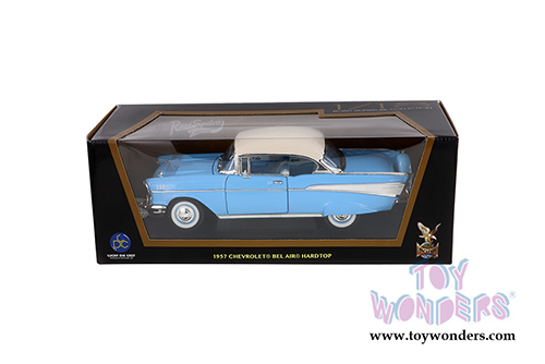 Lucky Road Signature - Chevrolet&reg; Bel Air&reg; Hard Top (1957, 1/18 scale diecast model car, Light Blue) 92109LBU