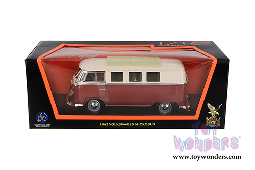Lucky Road Signature - Volkswagen Microbus (1962, 1/18 scale diecast model car, Burgundy) 92328BG/12