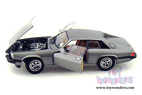 Lucky Road Signature - Jaguar XJS Hardtop (1975, 1/18 scale diecast model car, Grey / Silver) 92658GY/12