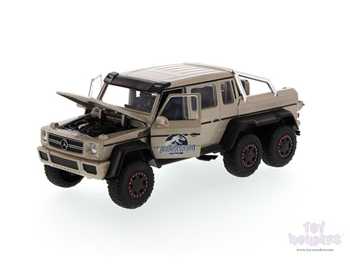 Jada Toys Jurassic World - Mercedes Benz G 63 AMG 6 x 6 SUV/Pick-up Truck (1/24 scale diecast model car, Beige) 97081