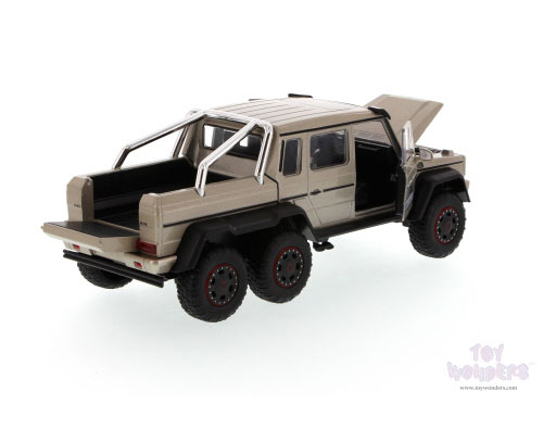 Jada Toys Jurassic World - Mercedes Benz G 63 AMG 6 x 6 SUV/Pick-up Truck (1/24 scale diecast model car, Beige) 97081