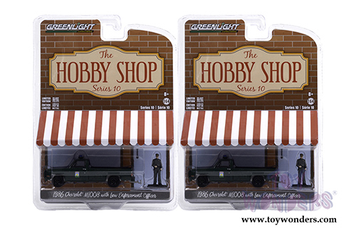 Greenlight - The Hobby Shop Series 10 | Chevrolet&reg; M1008 with Enforcement Officer Figure Florida Office of Agricultural Law Enforcement (1986, 1/64 scale diecast model car, Dark Green) 97100D/48
