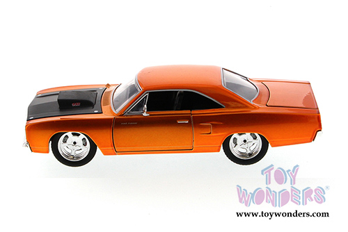 Jada Toys Fast & Furious - Dom's Plymouth Road Runner Hard Top (1970, 1/32 scale diecast model car, Copper) 97128