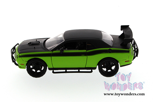 Jada Toys Fast & Furious - Letty's Dodge Challenger Off Road Hard Top (1970, 1/24 scale diecast model car, Green with Black) 97131/4