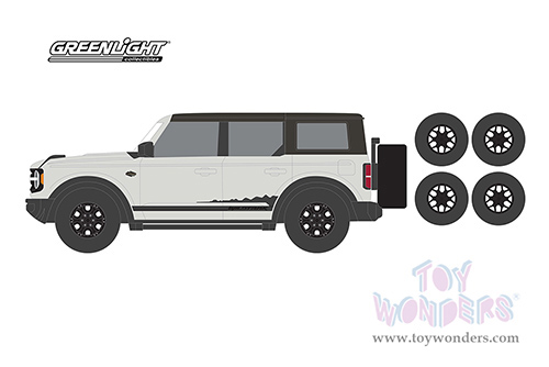 Greenlight - The Hobby Shop Series 14 | Ford Bronco Wildtrak with Spare Tires (2021, 1/64 scale diecast model car, White/Black top) 97140E/48