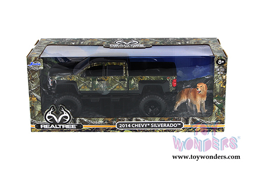Jada Toys Realtree - Chevy&reg; - Silverado&trade; Off Road with dog (2014, 1/24 scale diecast model car, Green camouflage) 97144