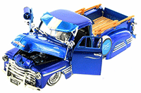 Show product details for Kinsmart - BMW X6 Hard Top (1/38 scale diecast model car, Asstd.) 5336D